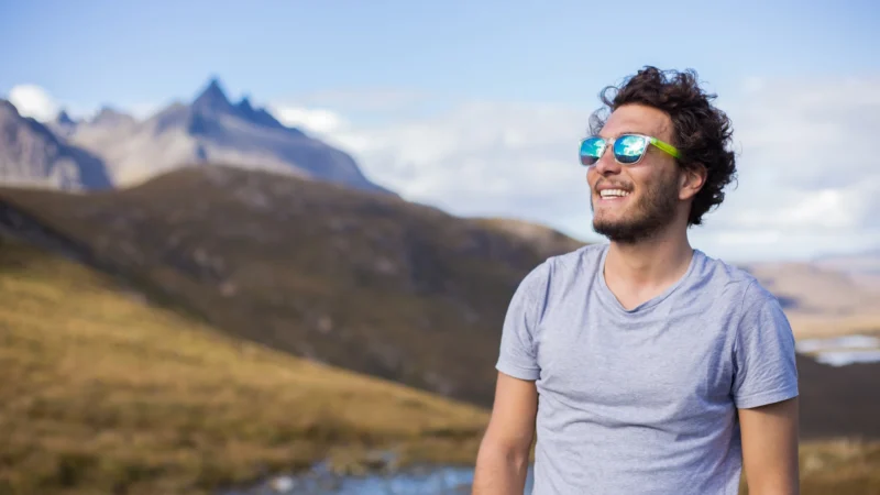 14 Best Travel Sunglasses for Beaches & Vacations