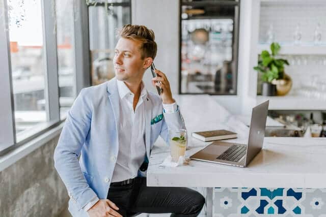 14 Pros and Cons of Being a Travel Agent: Is It Stressful?